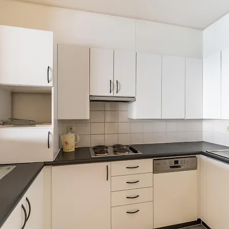 Charming 2-bedroom With Spacious Sun Terrace T208